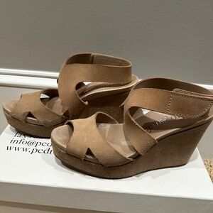 Pedro Garcia Marcia Wedges Size 9
